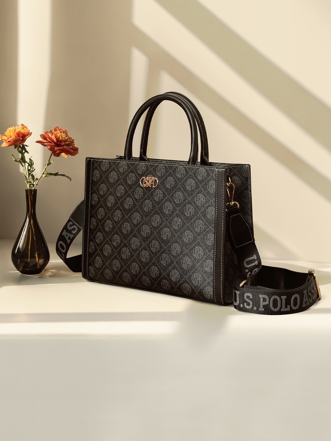

U.S. Polo Assn. Women Checked Structured Handheld Bag, Black