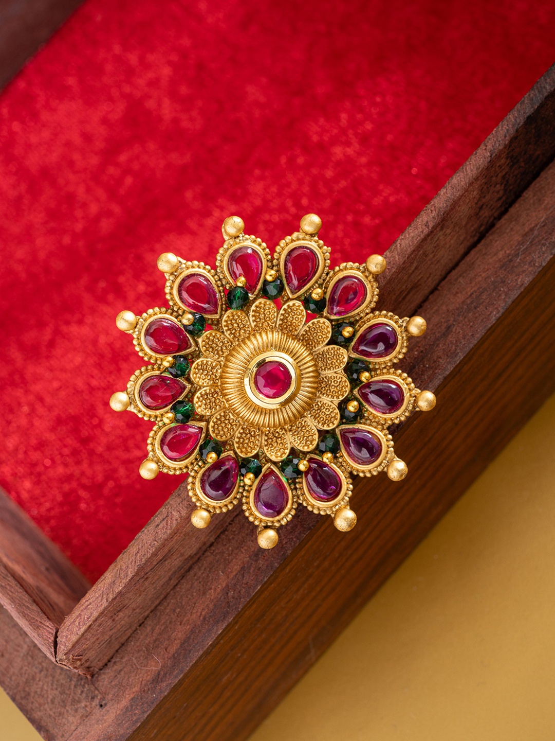 

PANASH Gold-Plated Kundan Studded And Beaded Square Shaped Finger Ring