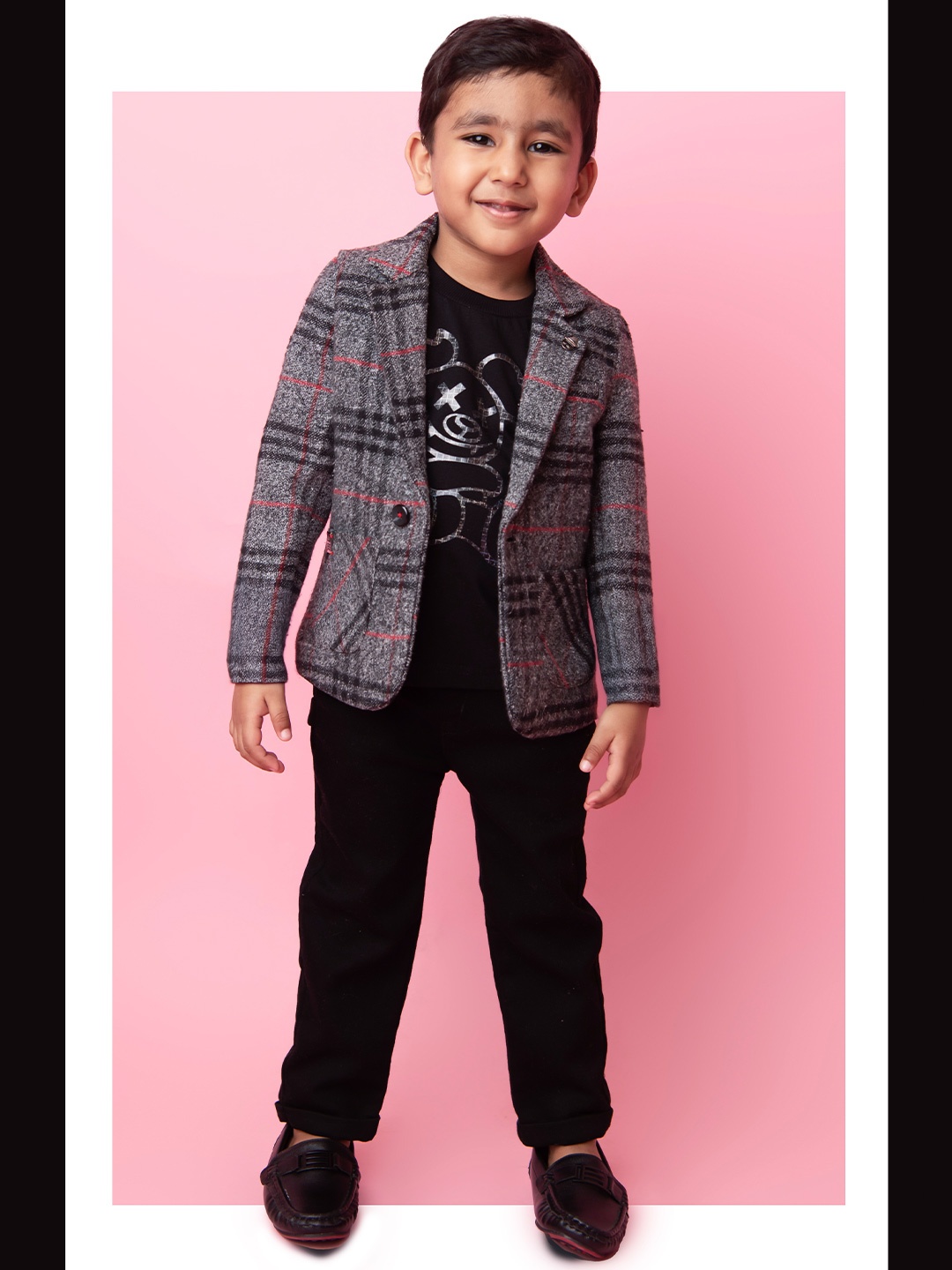 

LITTLE COLLARS Boys Checked Notched Lapel Collar Single-Breasted 3-Piece Suit, Black