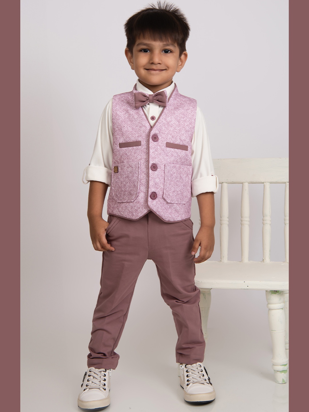 

LITTLE COLLARS Boys Printed V-Neck Single-Breasted 3-Piece Suit, Lavender