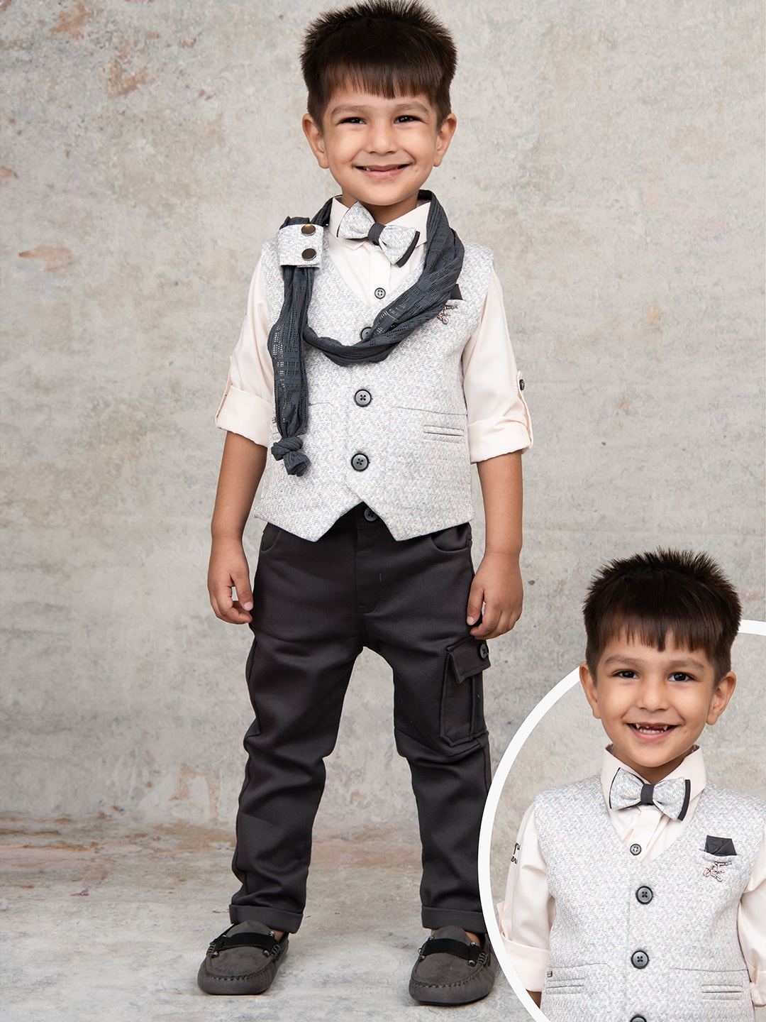 

LITTLE COLLARS Boys Self Design Collarless Single-Breasted 5-Pieces Suits, Grey