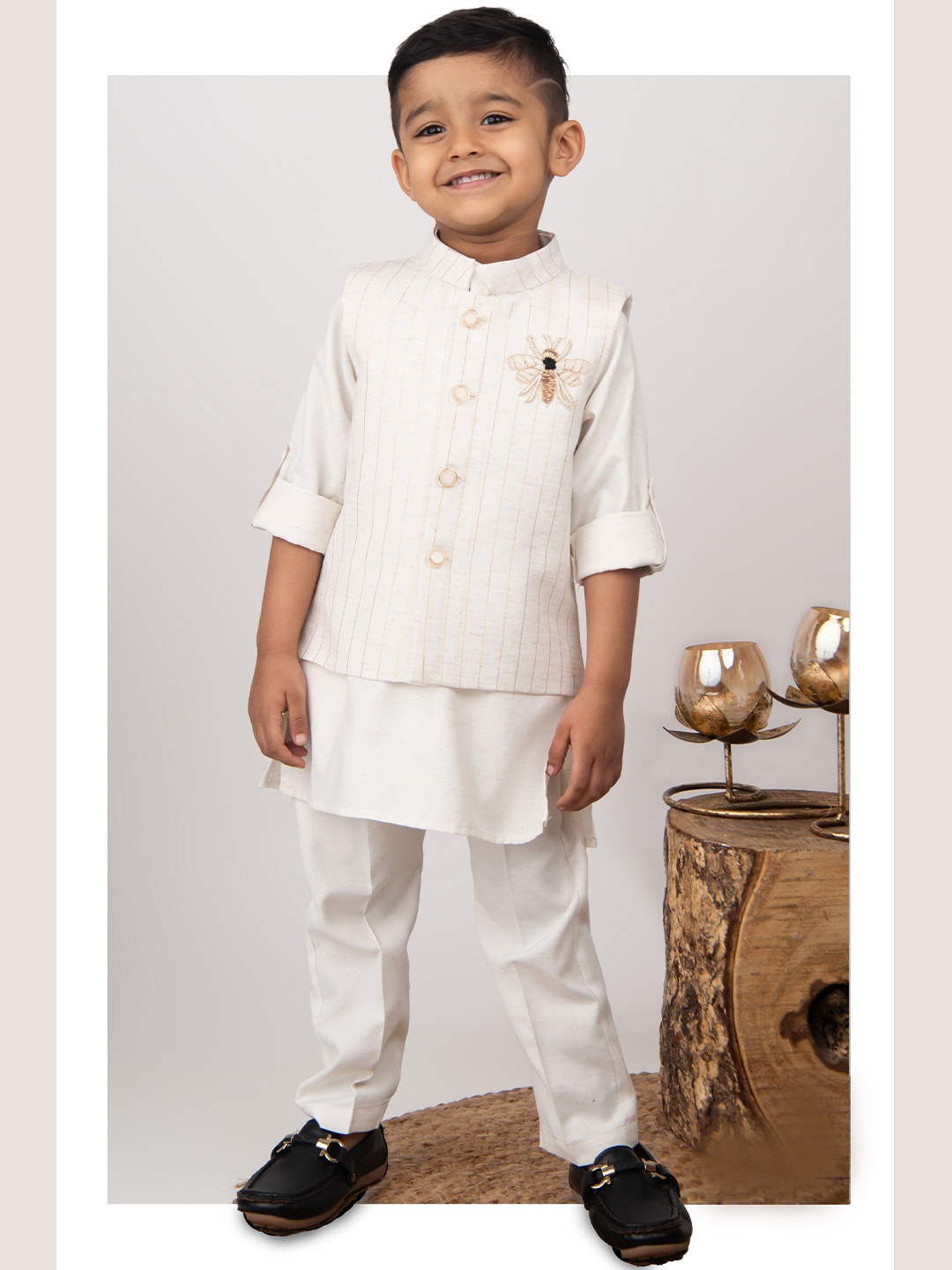

LITTLE COLLARS Boys Mandarin Collar Pure Cotton Kurta With Trouser & Nehru Jacket, Cream
