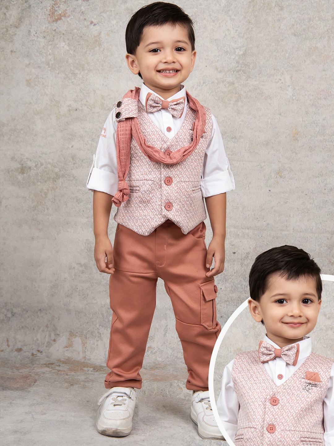 

LITTLE COLLARS Boys Printed V-Neck Single-Breasted 3-Piece Suit, Peach