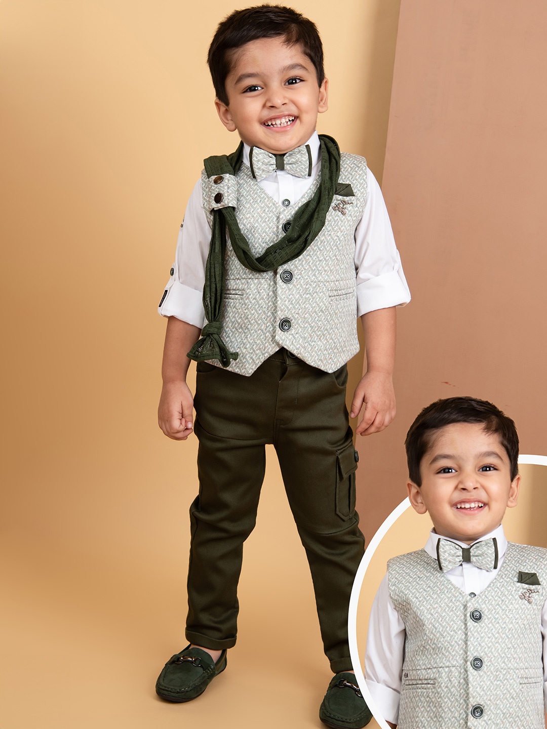 

LITTLE COLLARS Boys Self Design Collarless Single-Breasted 5-Pieces Suits, Green