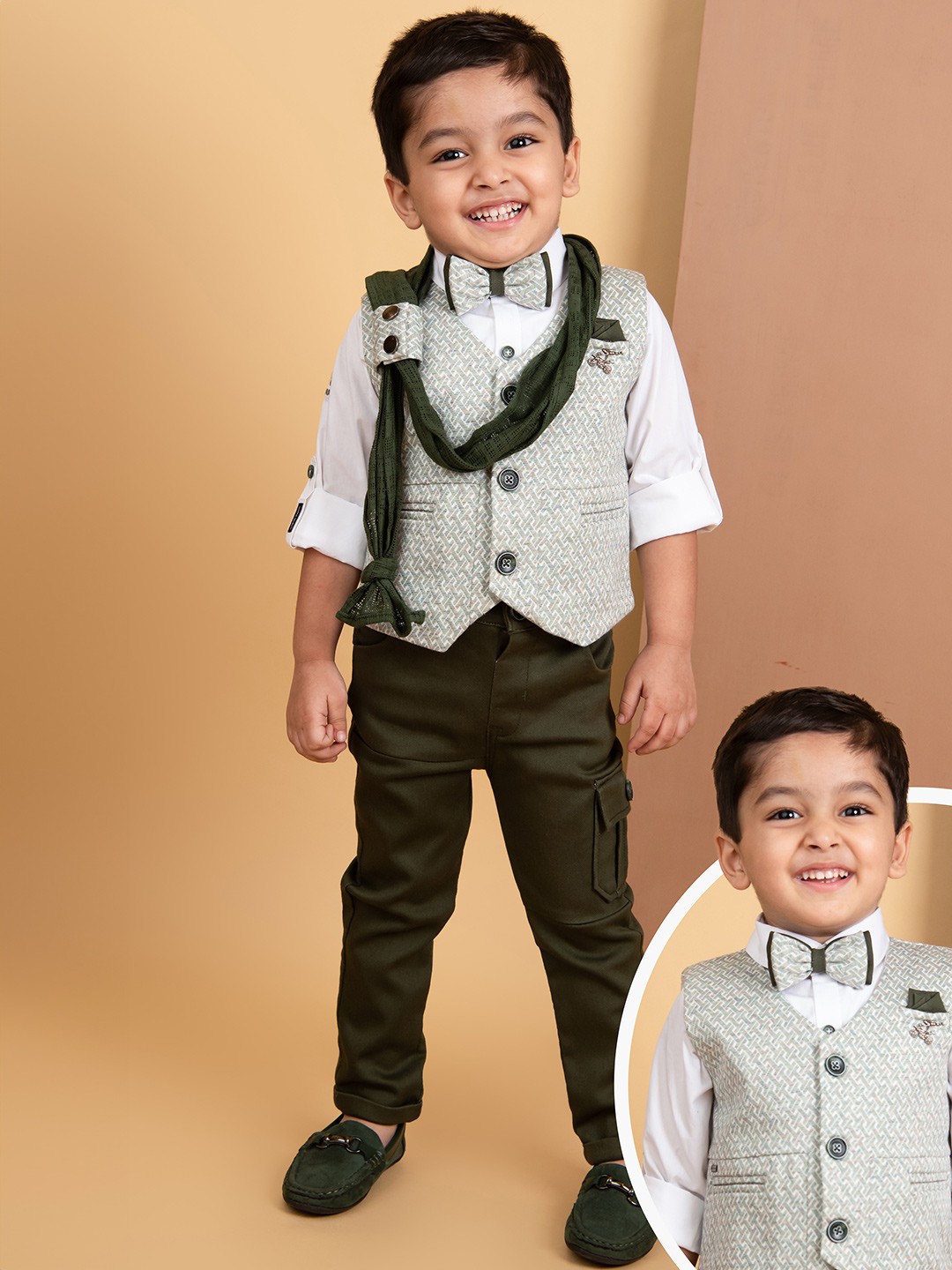 

LITTLE COLLARS Boys Self Design Collarless Single-Breasted 5-Pieces Suits, Green