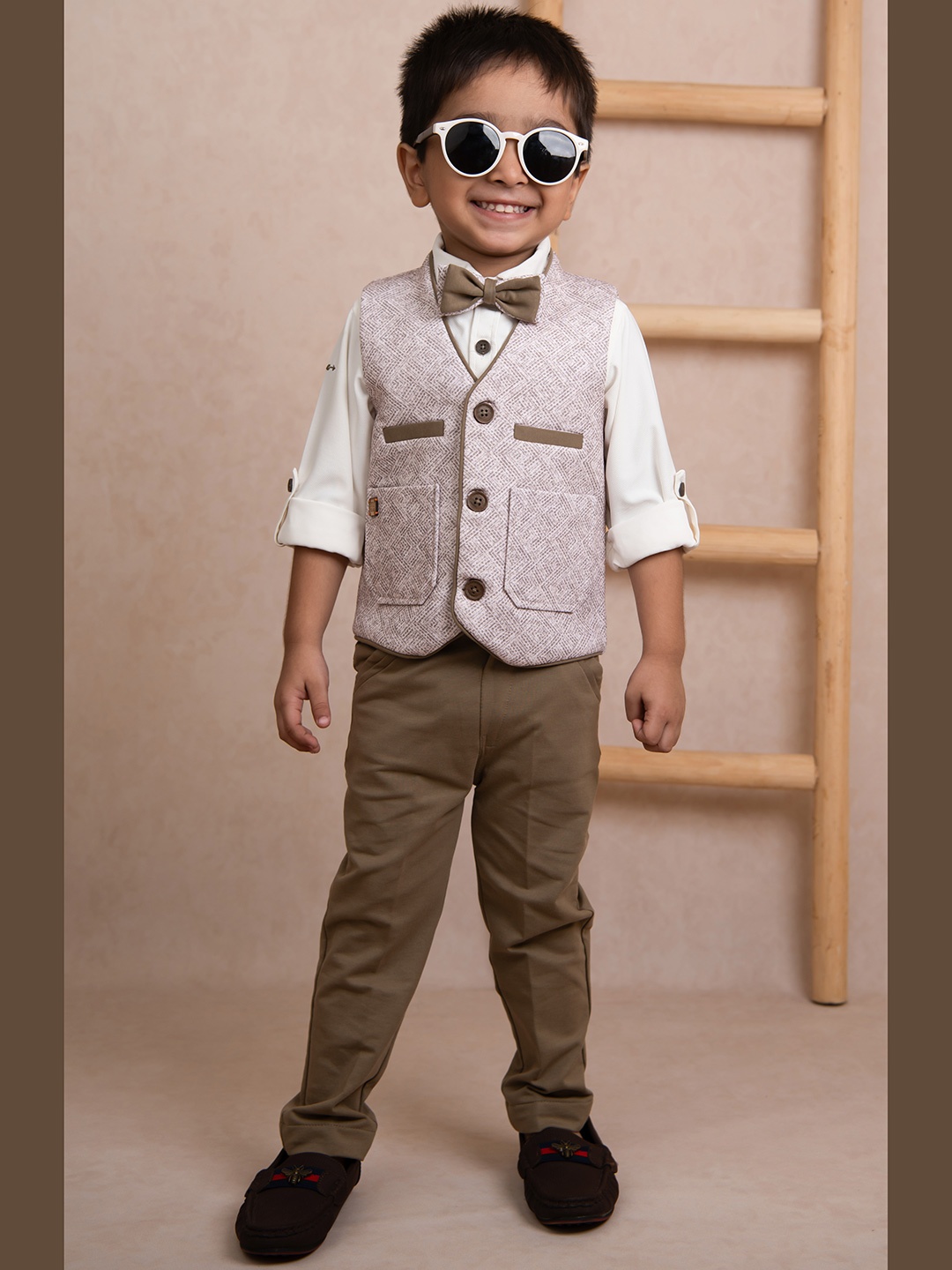 

LITTLE COLLARS Boys Printed Collarless Single-Breasted 4-Pieces Suits, Khaki