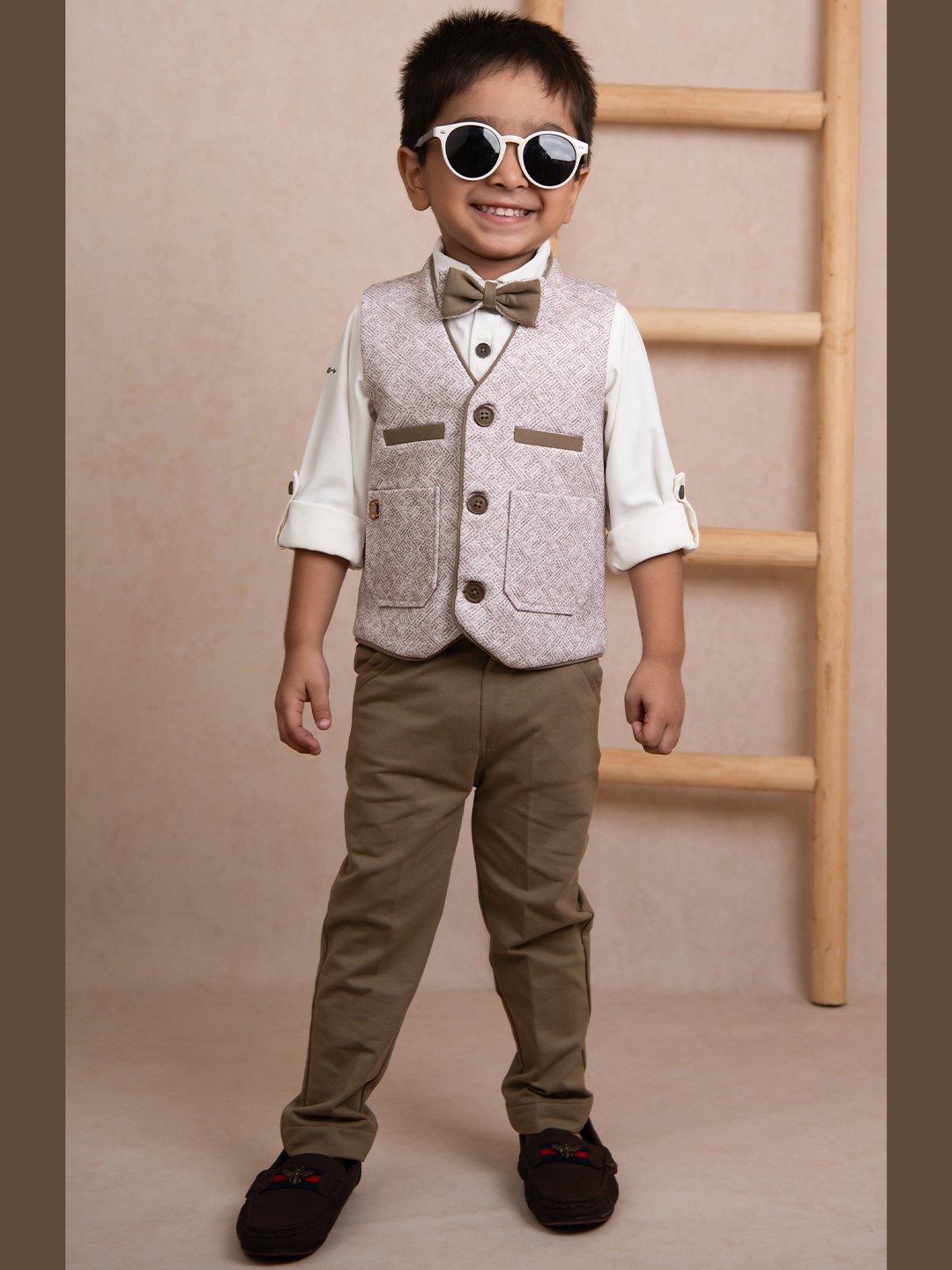 

LITTLE COLLARS Boys Printed Collarless Single-Breasted 4-Pieces Suits, Khaki
