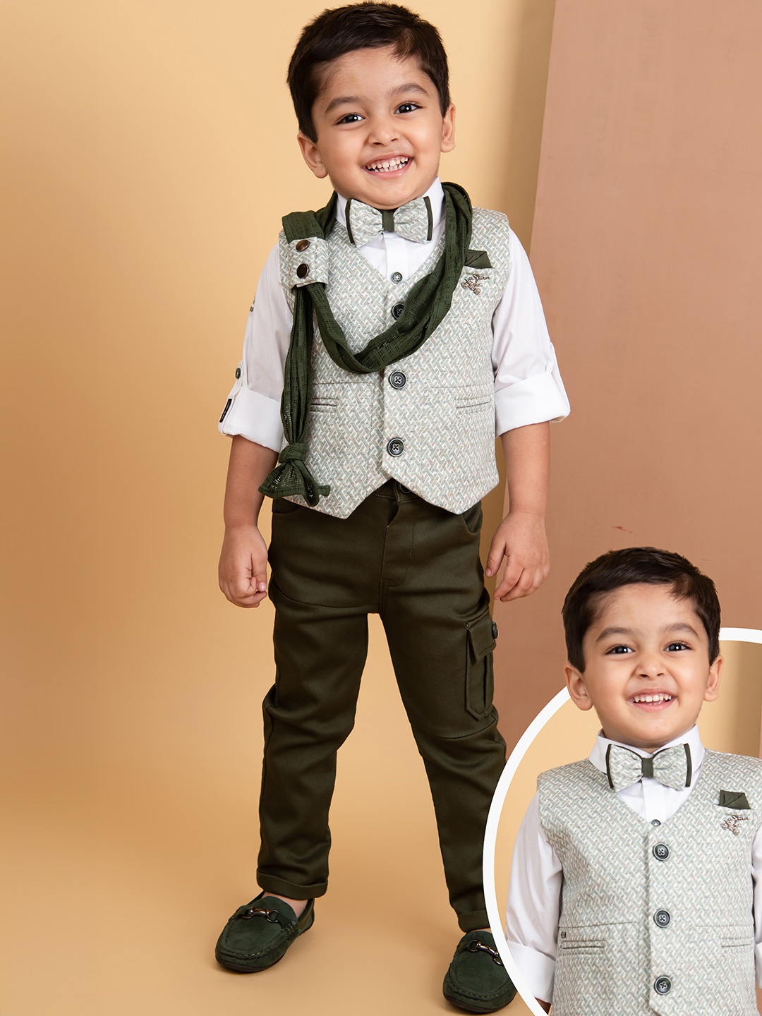 

LITTLE COLLARS Boys Self Design Collarless Single-Breasted 5-Pieces Suits, Green