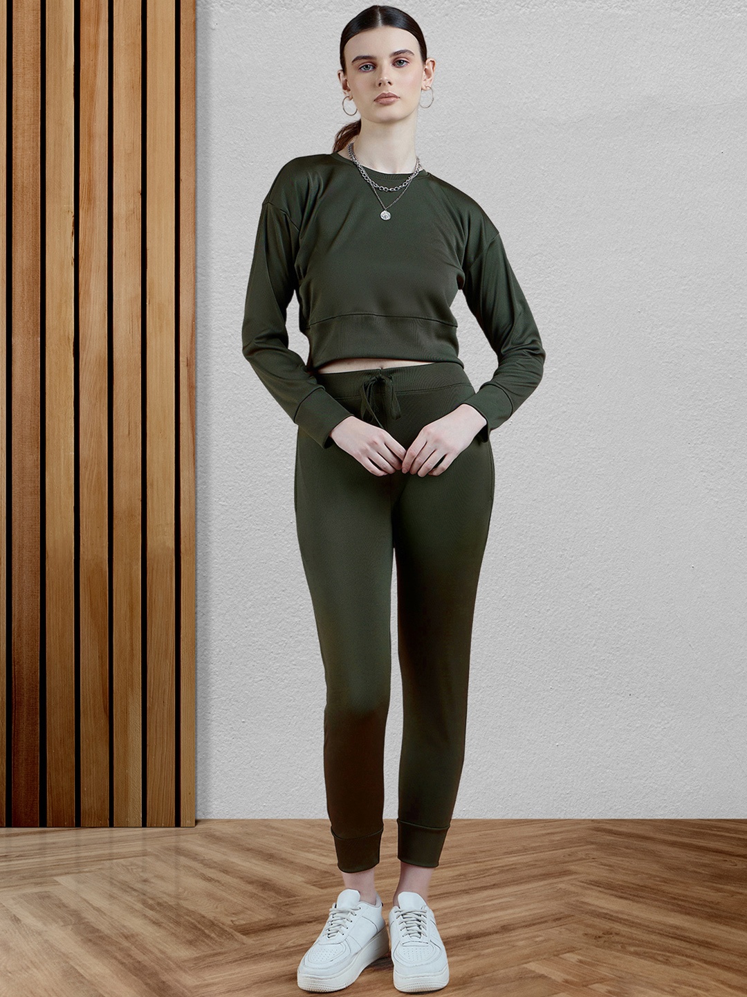 

DressBerry Round Neck Sweatshirt And Joggers, Olive