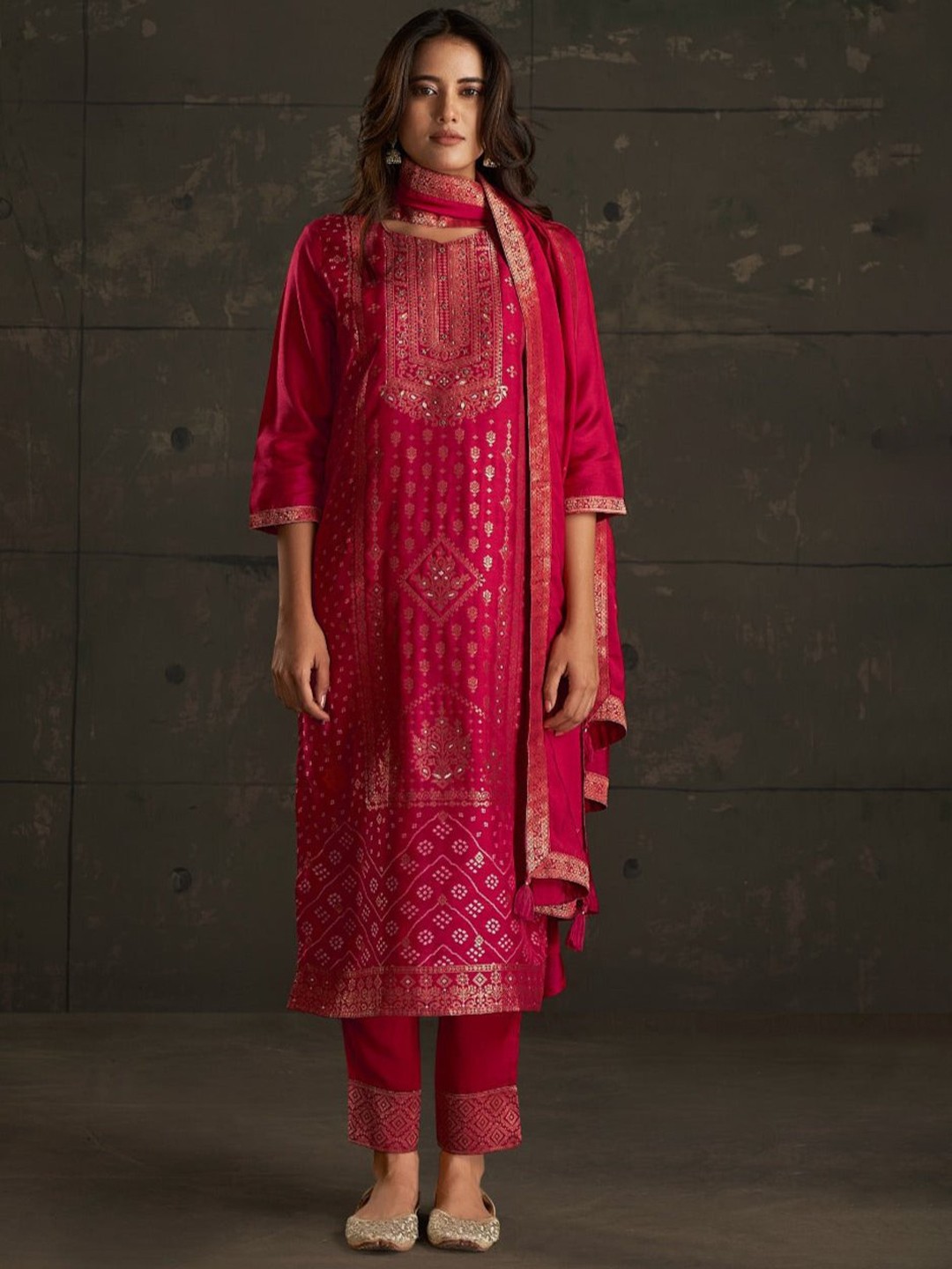 

AUTUMN LANE Women Floral Printed Regular Kurta with Trousers & With Dupatta, Pink