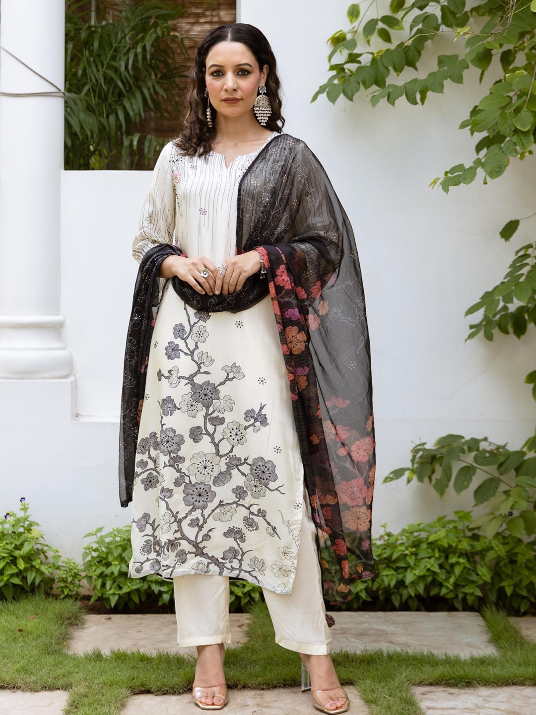 

AUTUMN LANE Women Floral Printed Regular Kurta with Trousers & With Dupatta, White