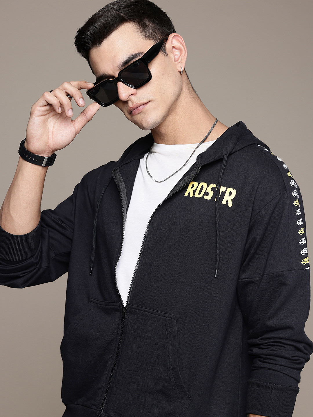 

The Roadster Lifestyle Co. Hooded Open Front Oversized Sweatshirt With Brand Logo Detail, Black