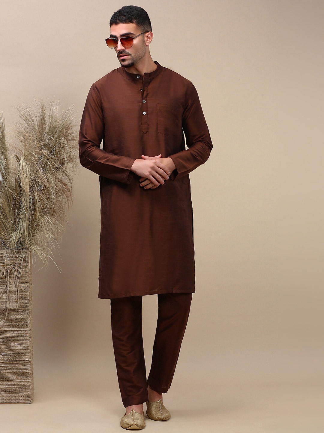 

WHITE HEART Band Collar Straight Kurta With Pyjama, Brown