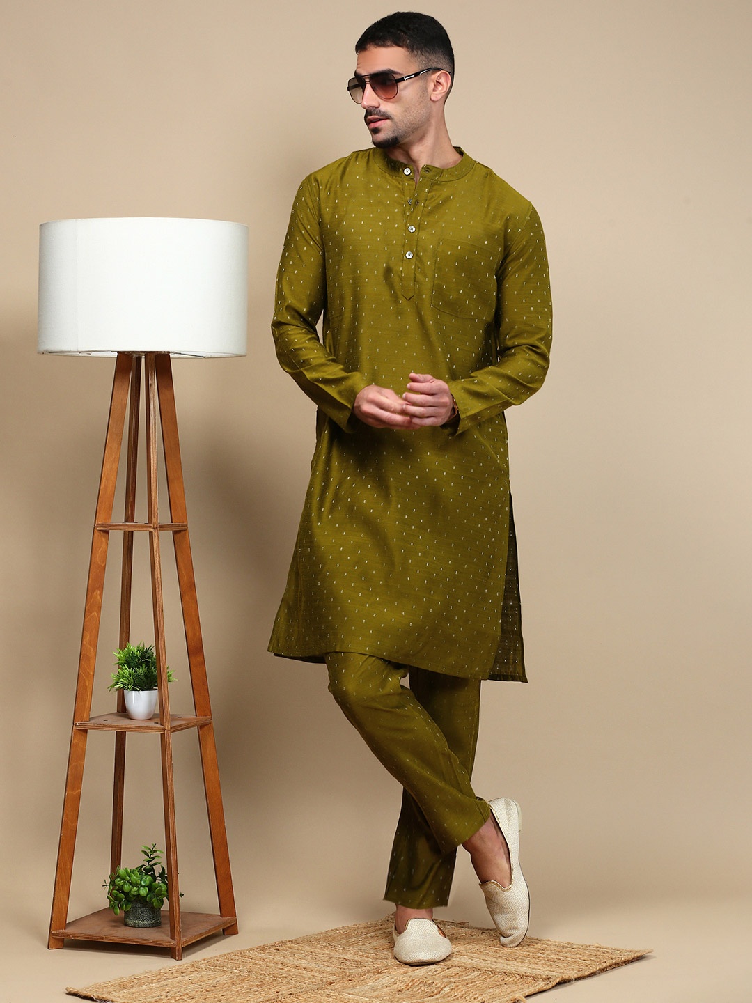 

WHITE HEART Geometric Woven Design Band Collar Straight Kurta With Pyjama, Green