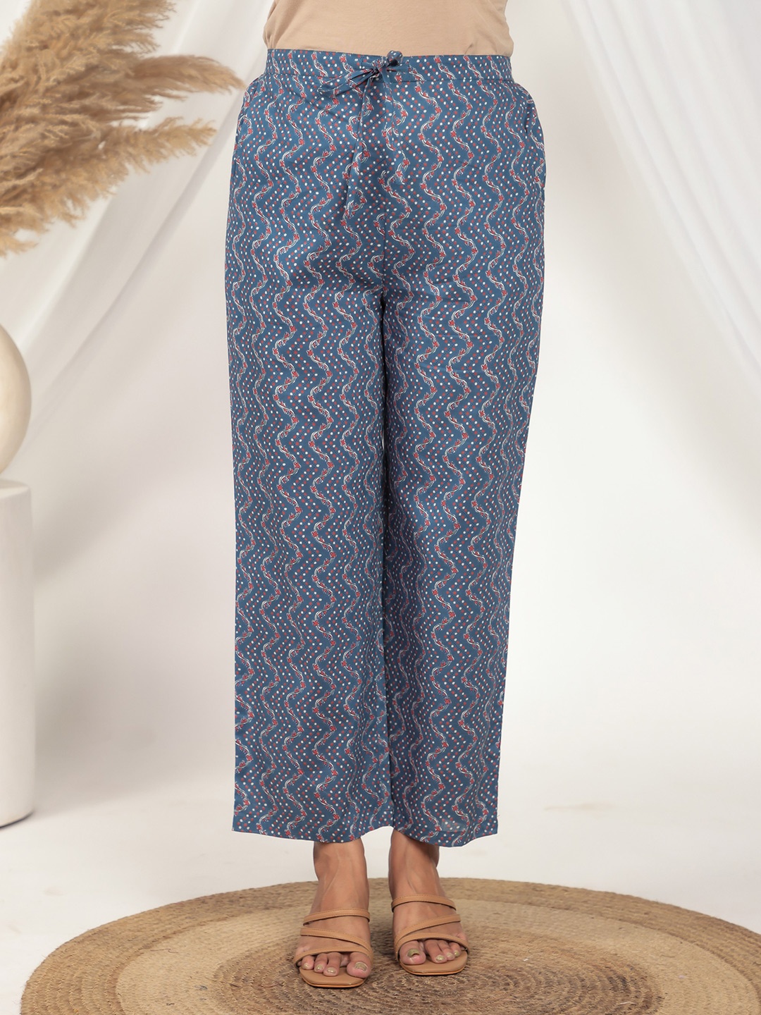 

Aramya Women Floral Printed Ethnic Palazzos, Blue