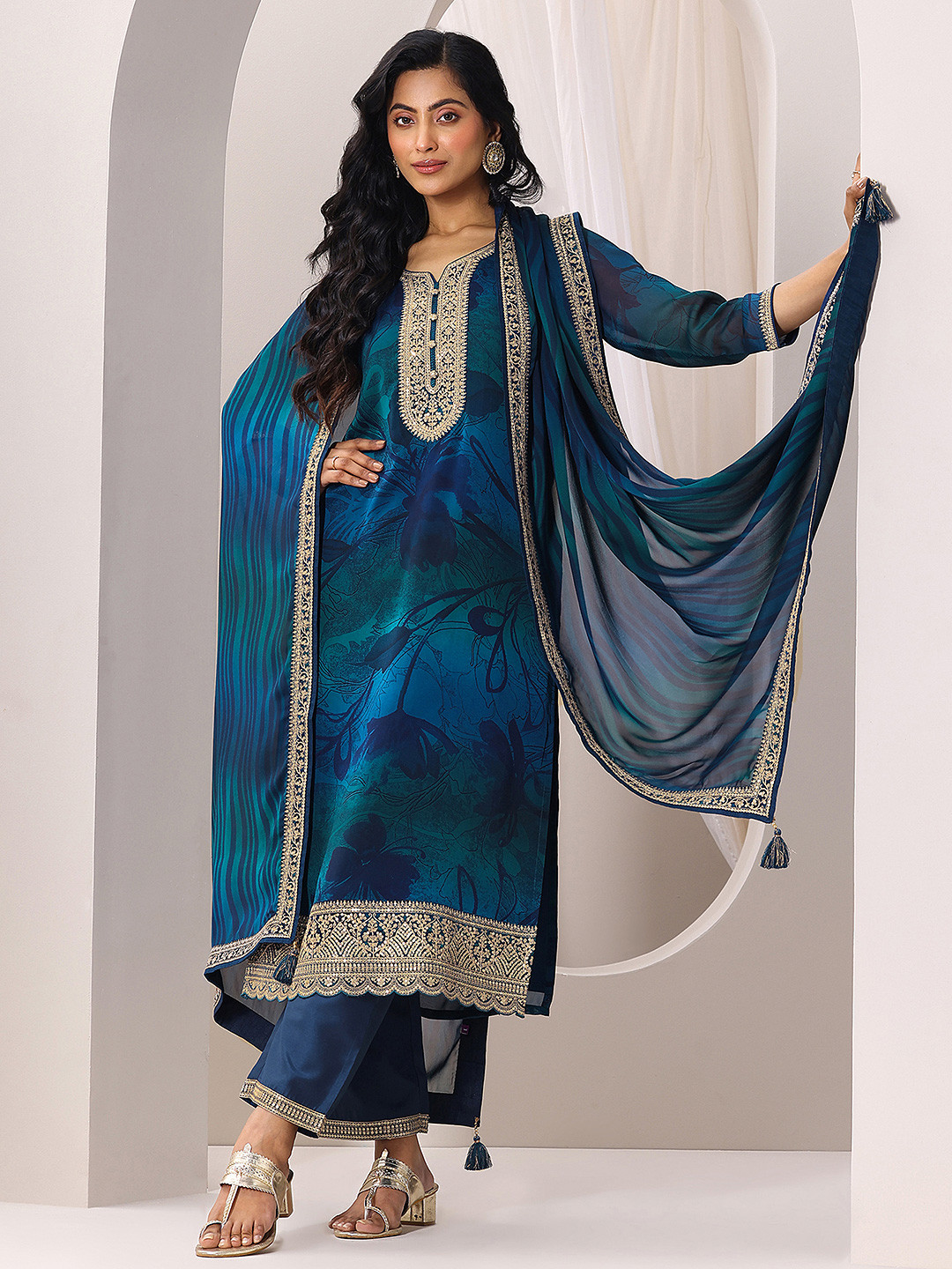 

Libas Zari Floral Printed Notch Neck Silk Chiffon Kurta with Trousers & Dupatta, Teal