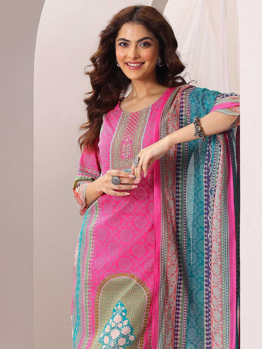 

Libas Ethnic Motifs Printed Round Neck Straight Kurta with Trousers & Dupatta, Pink