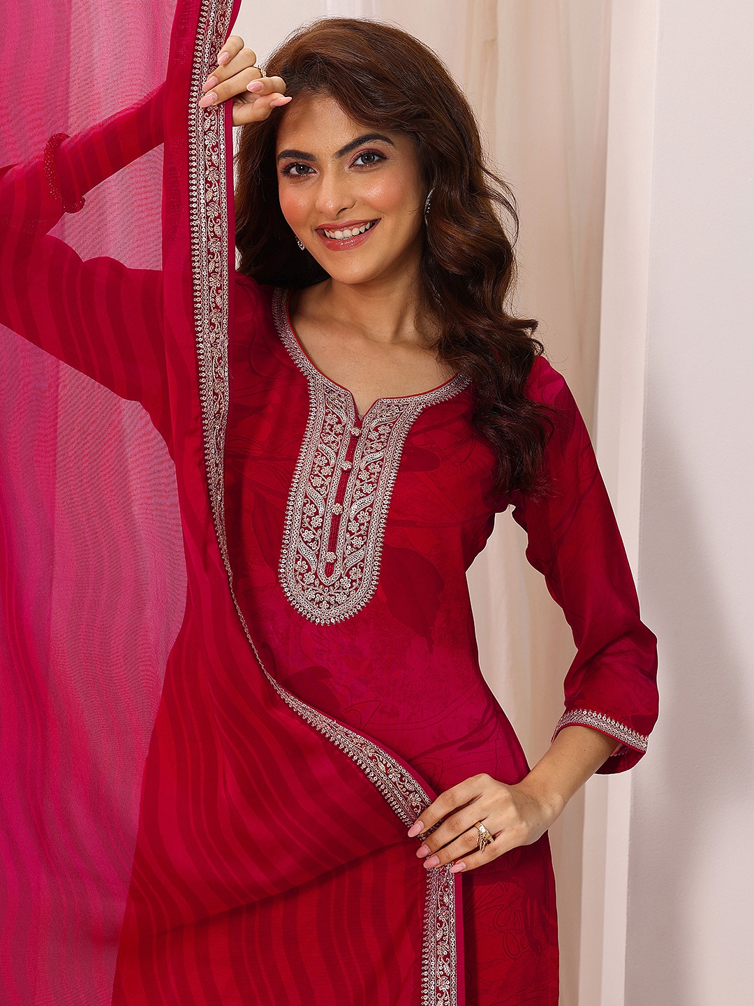 

Libas Floral Embroidered Notch Neck Straight Kurta with Trousers & Dupatta, Red