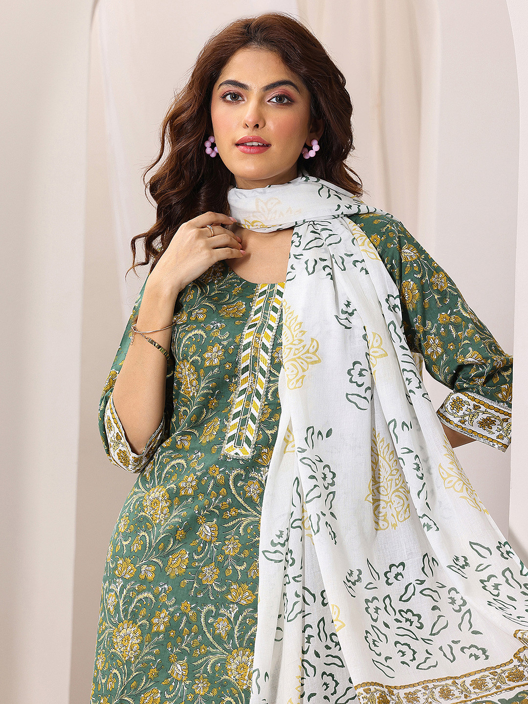 

Libas Floral Printed Sequinned Straight Kurta With Salwar And Dupatta, Green