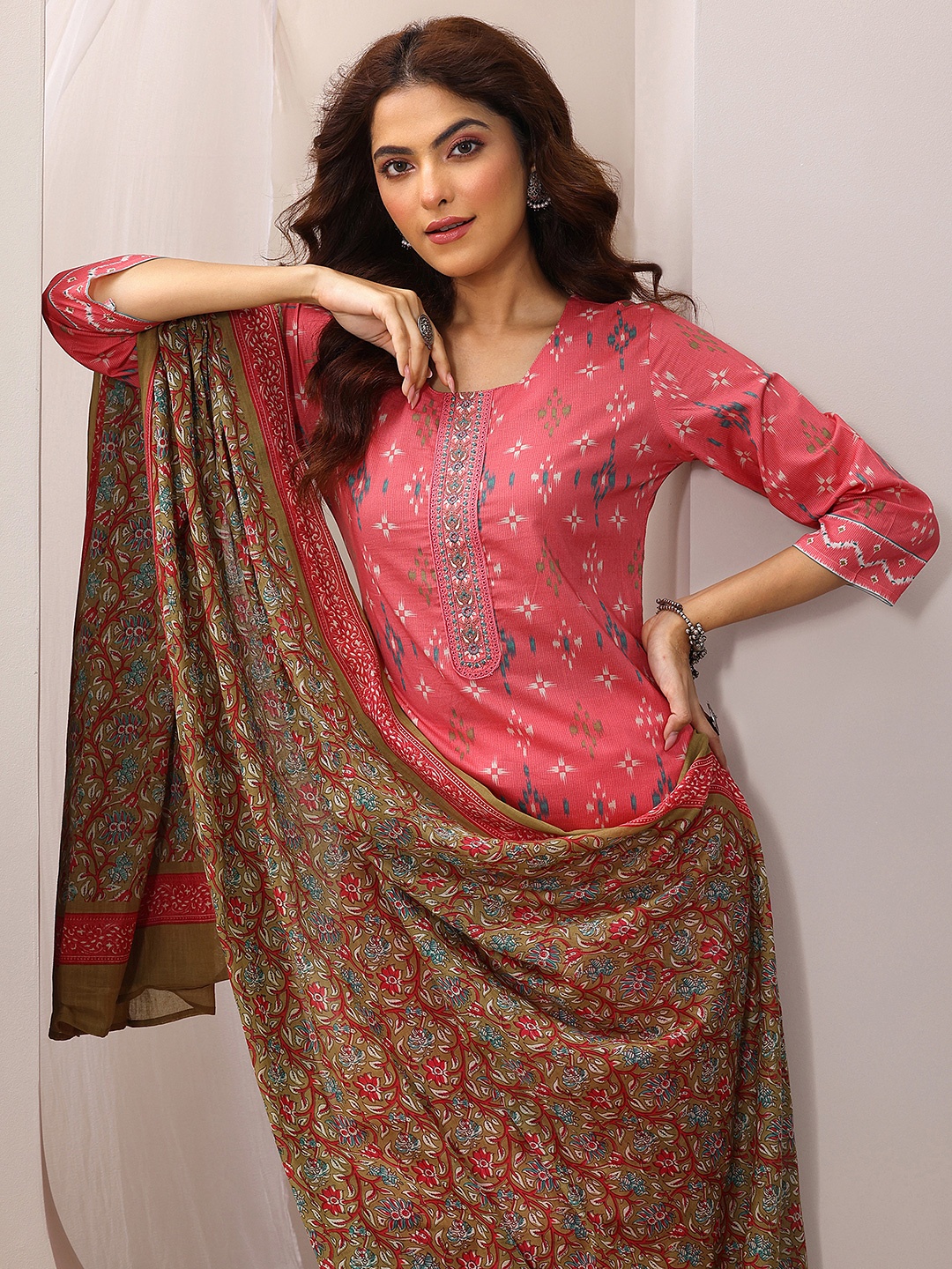 

Libas Geometric Printed Round Neck Straight Kurta with Trousers And Dupatta, Coral