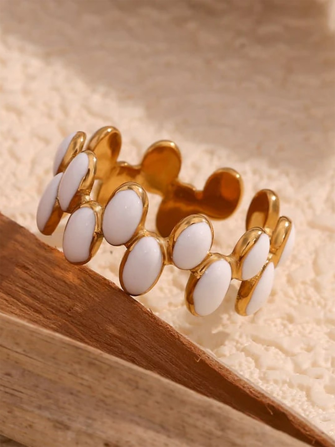 

Zaisha 18k Gold Plated Enamel Oval Adjustable Ring