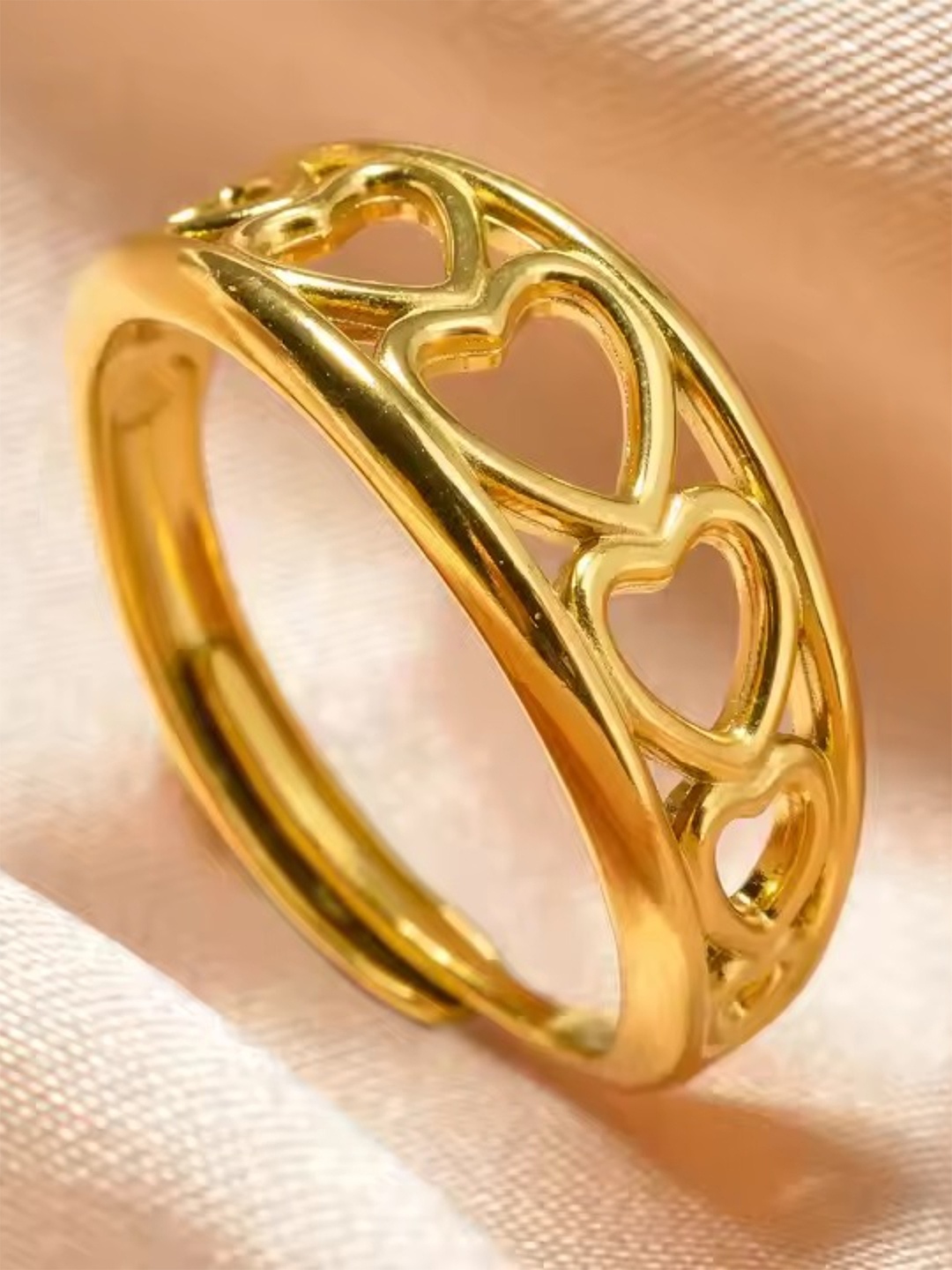 

Zaisha 18k Gold Plated Train of Hearts Ring