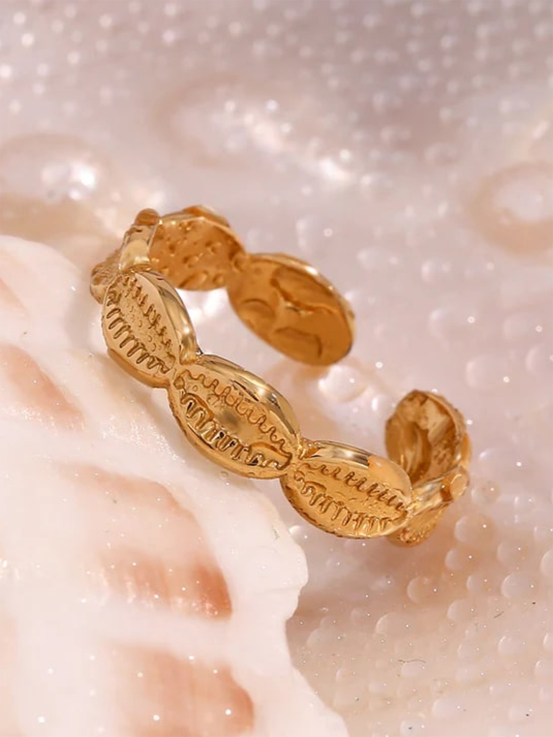 

Zaisha 18k Gold Plated Oval Teethy Adjustable Ring