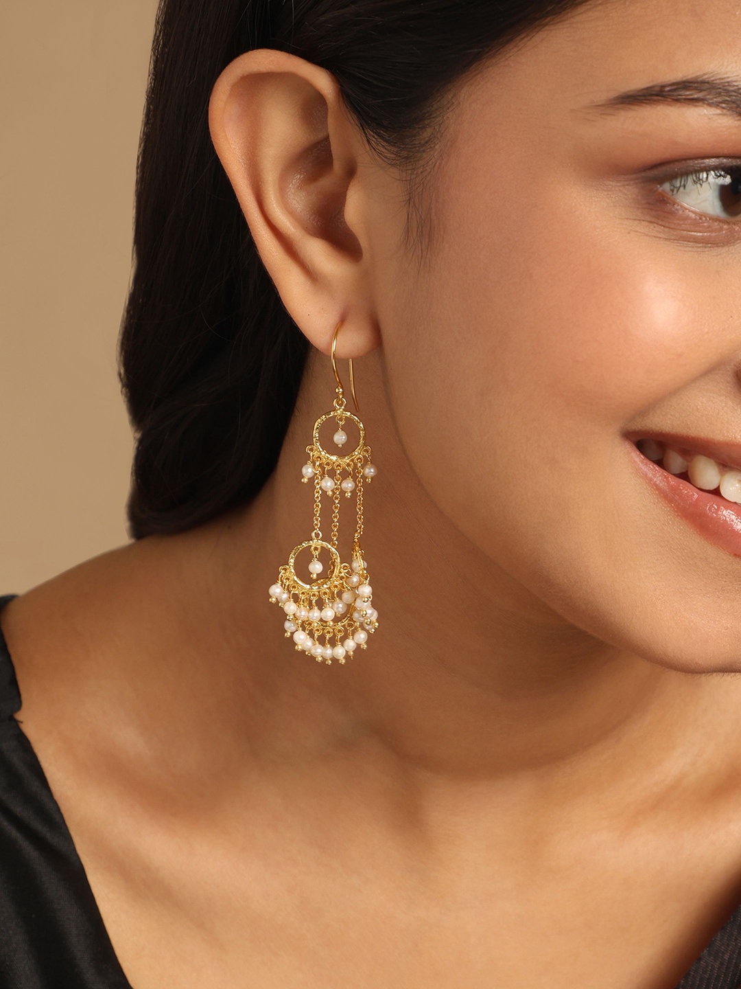 

Yinara 18k Gold-Plated Pearls Beaded Anti Tarnish Contemporary Drop Earrings
