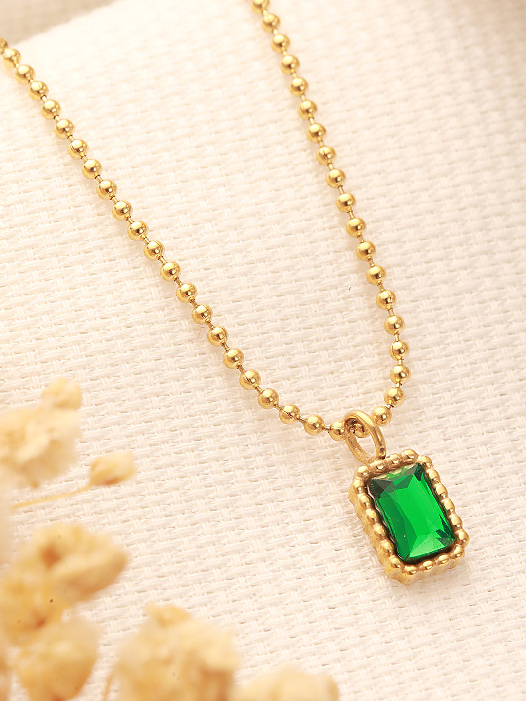 

Zaisha 18K Gold Plated Vintage Emerald Pendant