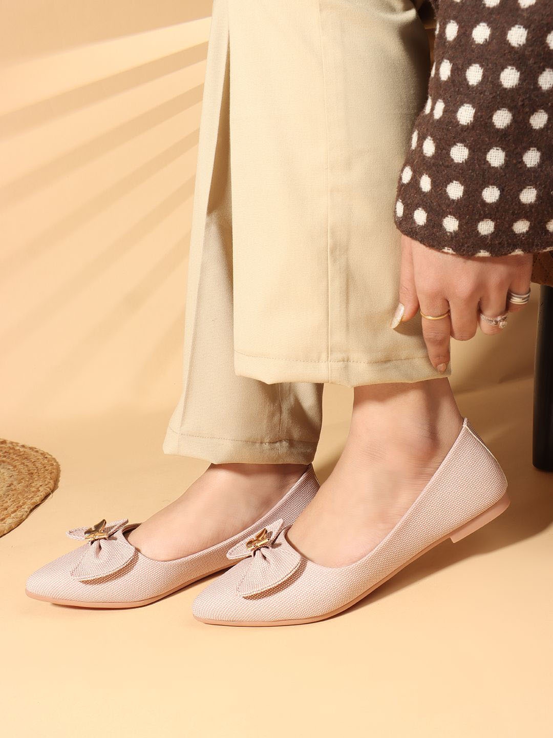

Carlton London Women Textured Ballerinas with Bows Flats, Peach