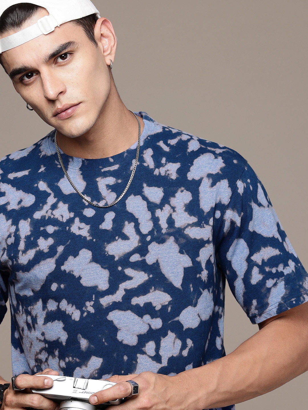 

R.Code by The Roadster Life Co. Tie and Dye Printed Relaxed Fit T-shirt, Navy blue