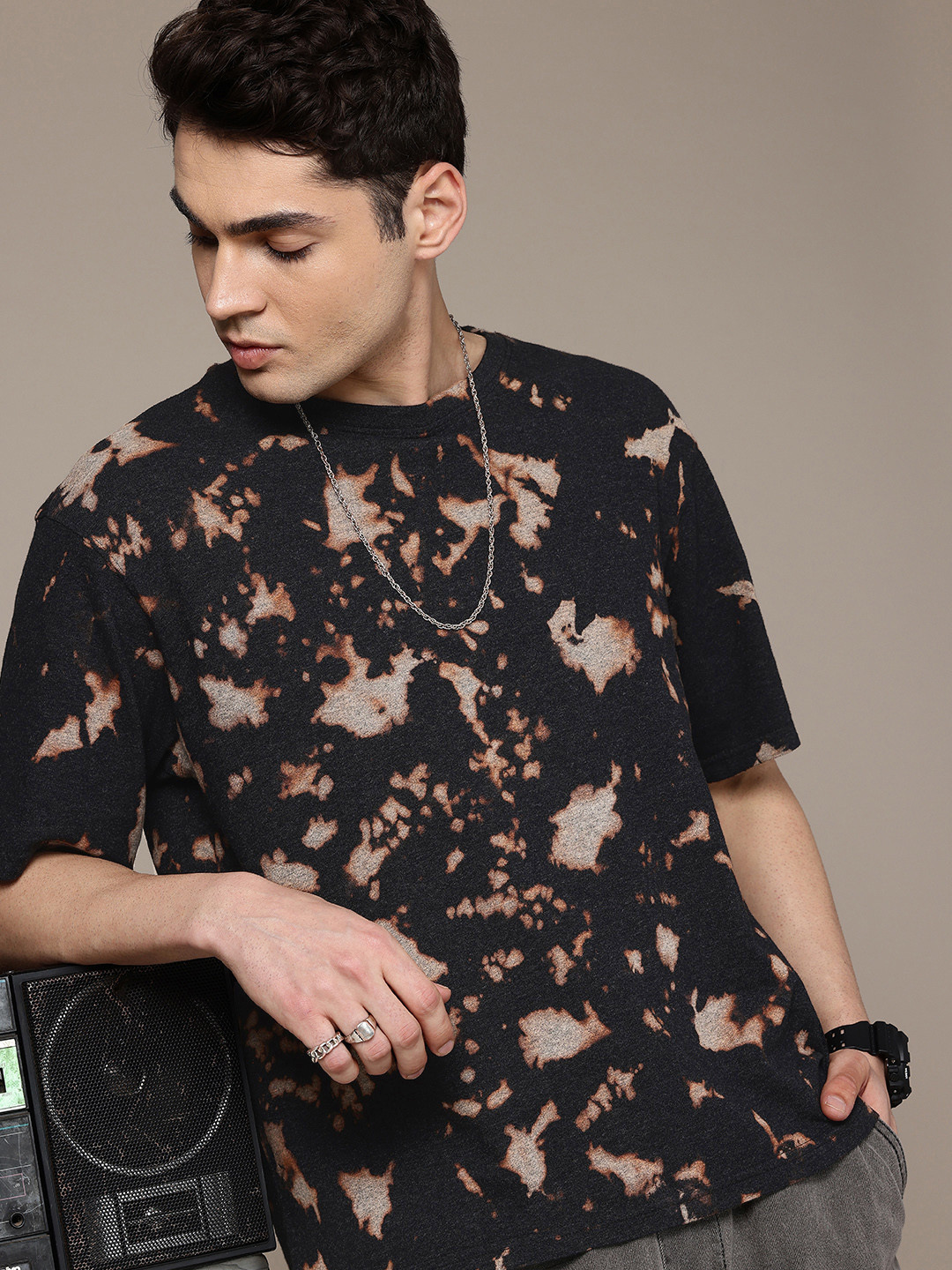 

R.Code by The Roadster Life Co. Men Tie and Dye Printed Relaxed Fit T-shirt, Charcoal
