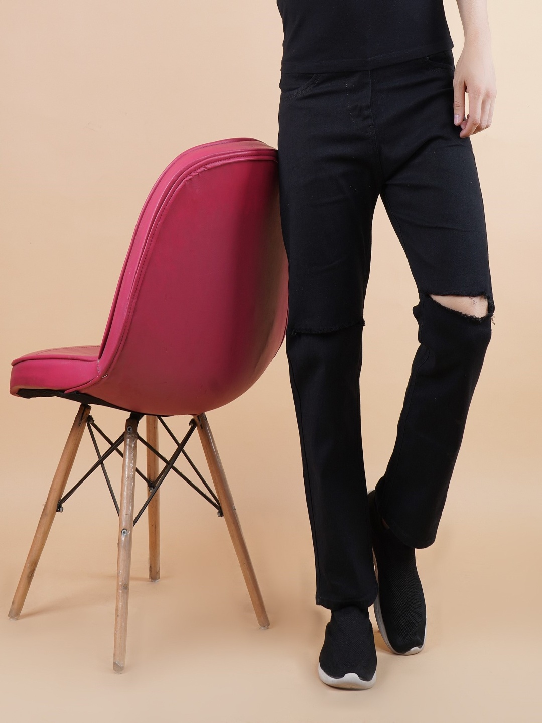 

LINARIA Men Classic Boyfriend Fit Slash Knee Jeans, Black