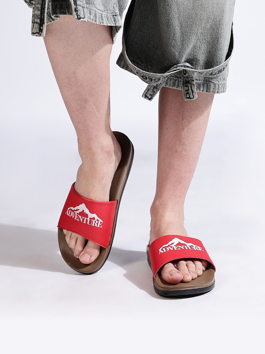 

VKC DEBON Men Printed Sliders, Red