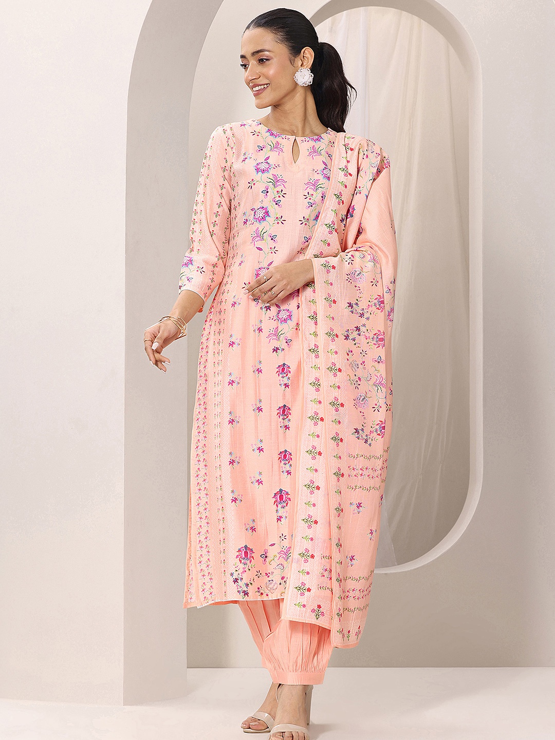 

Libas Peach Floral Printed Keyhole Neck Straight Kurta With Salwar & Dupatta