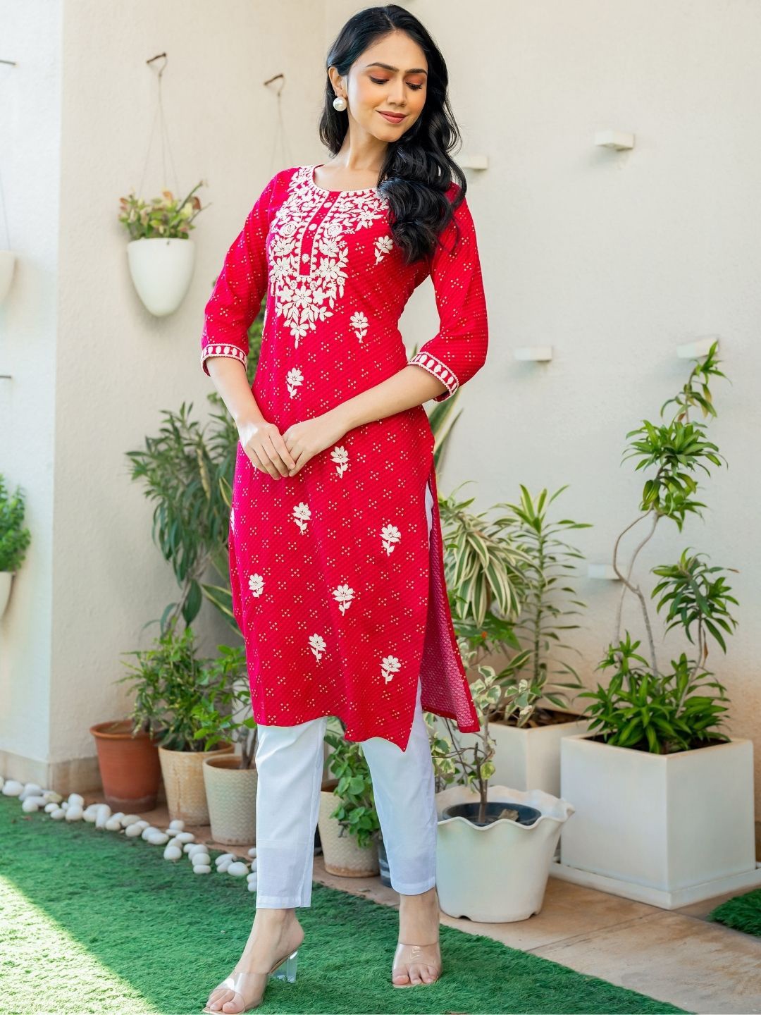 

PRETTY PALLU Floral Embroidered Round Neck Straight Kurta, Pink
