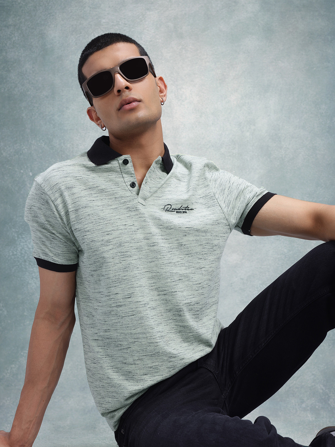 

The Roadster Lifestyle Co. Contrast Collar Polo Collar T-shirt with Brand Logo Detail, Olive