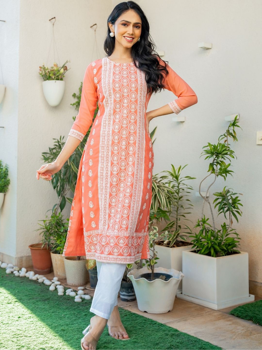 

PRETTY PALLU Women Embroidered Georgette Kurta, Peach