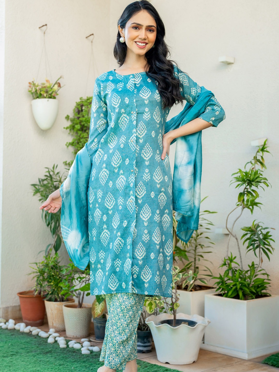 

PRETTY PALLU Ethnic Motifs Printed High Slit Straight Kurta With Trousers And Dupatta, Blue