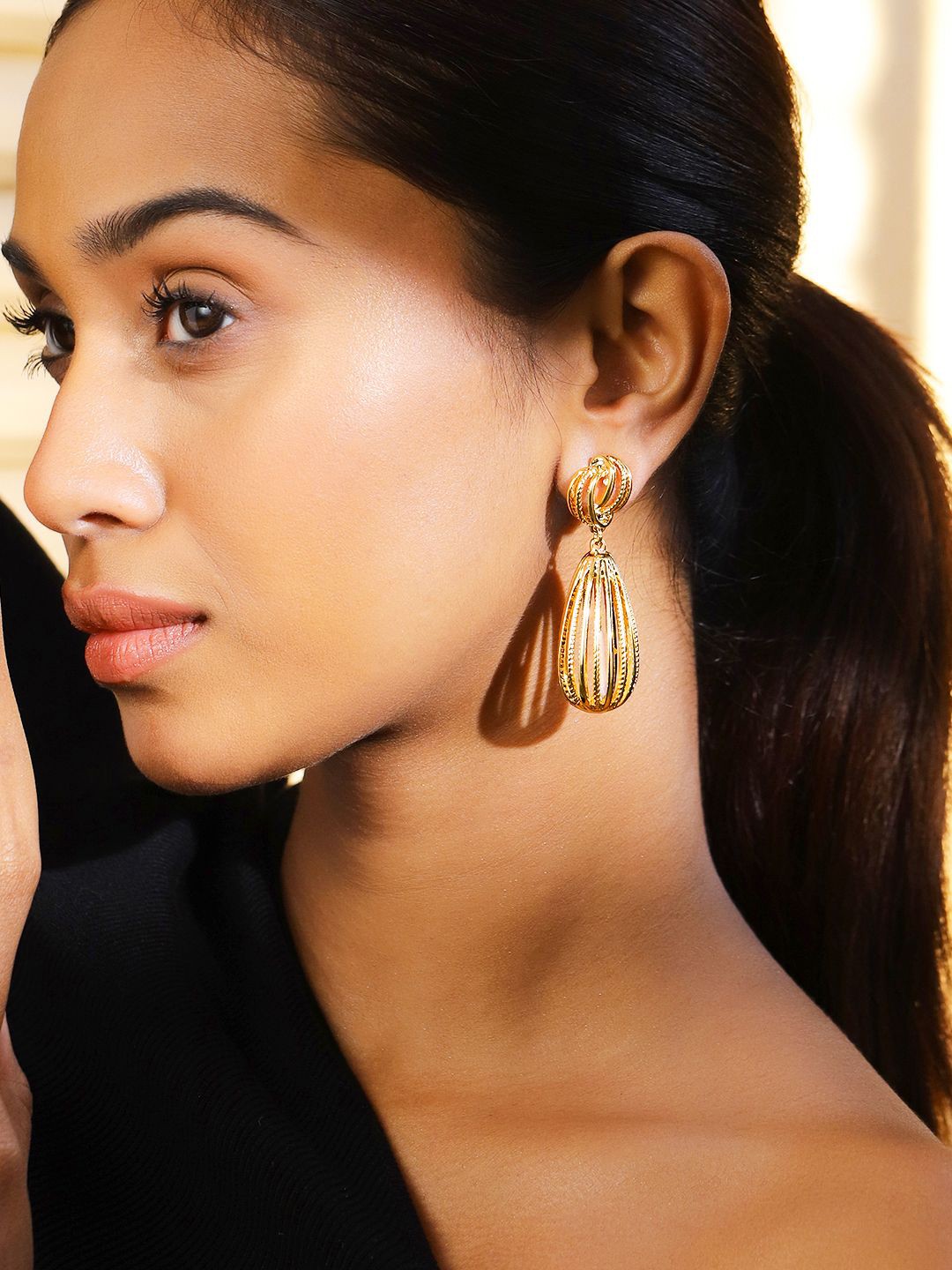 

Rubans Voguish 18K Gold Plated Sculpted Openwork Statement Design Drop Earring