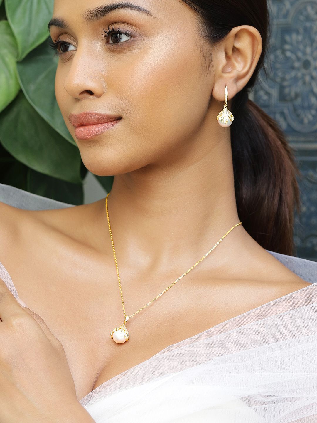 

Rubans 18K Gold Plated Pearl & Cubic Zirconia Studded Pendant Necklace & Earrings Set