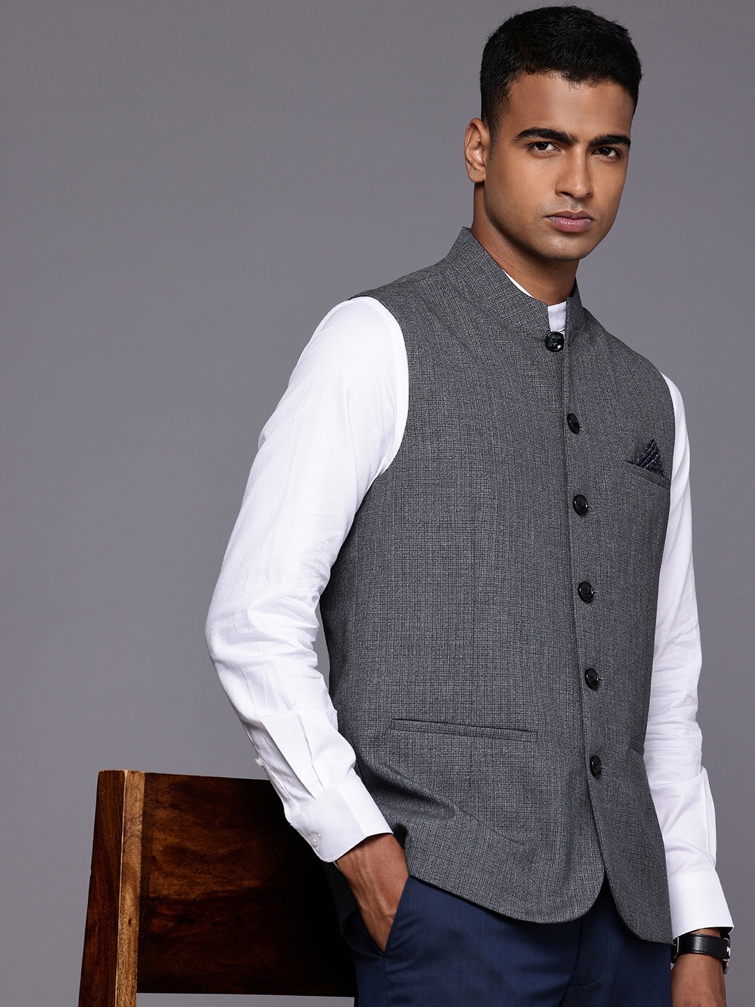 

Theme Checked Nehru Jacket with Pocket Square, Navy blue