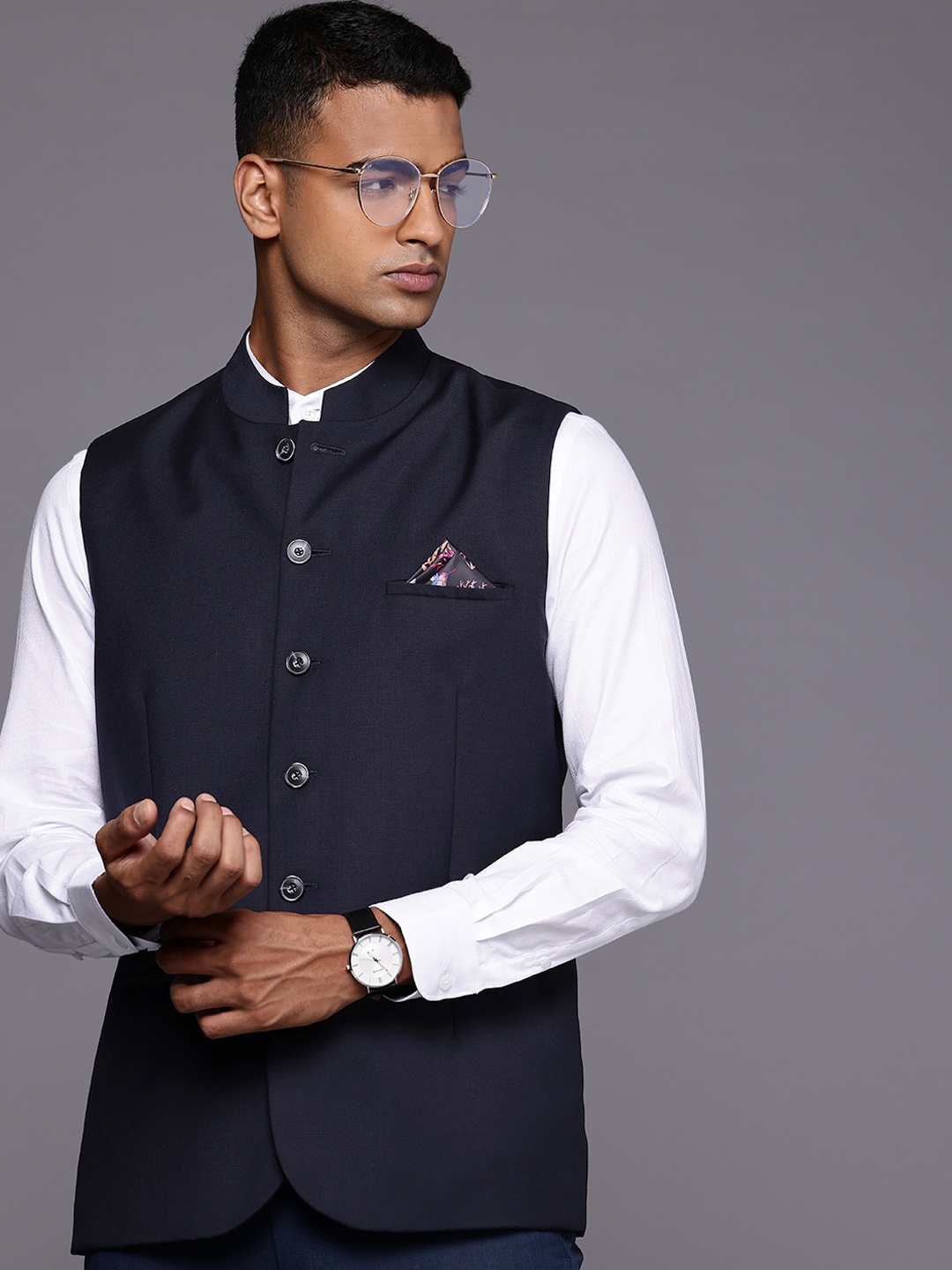 

Theme Solid Nehru Jacket with Pocket Square, Navy blue
