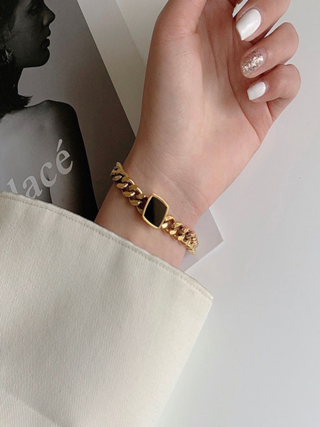 

AQUASTREET 18k Gold-Plated Waterproof Onyx Studded Chain Link Bracelet