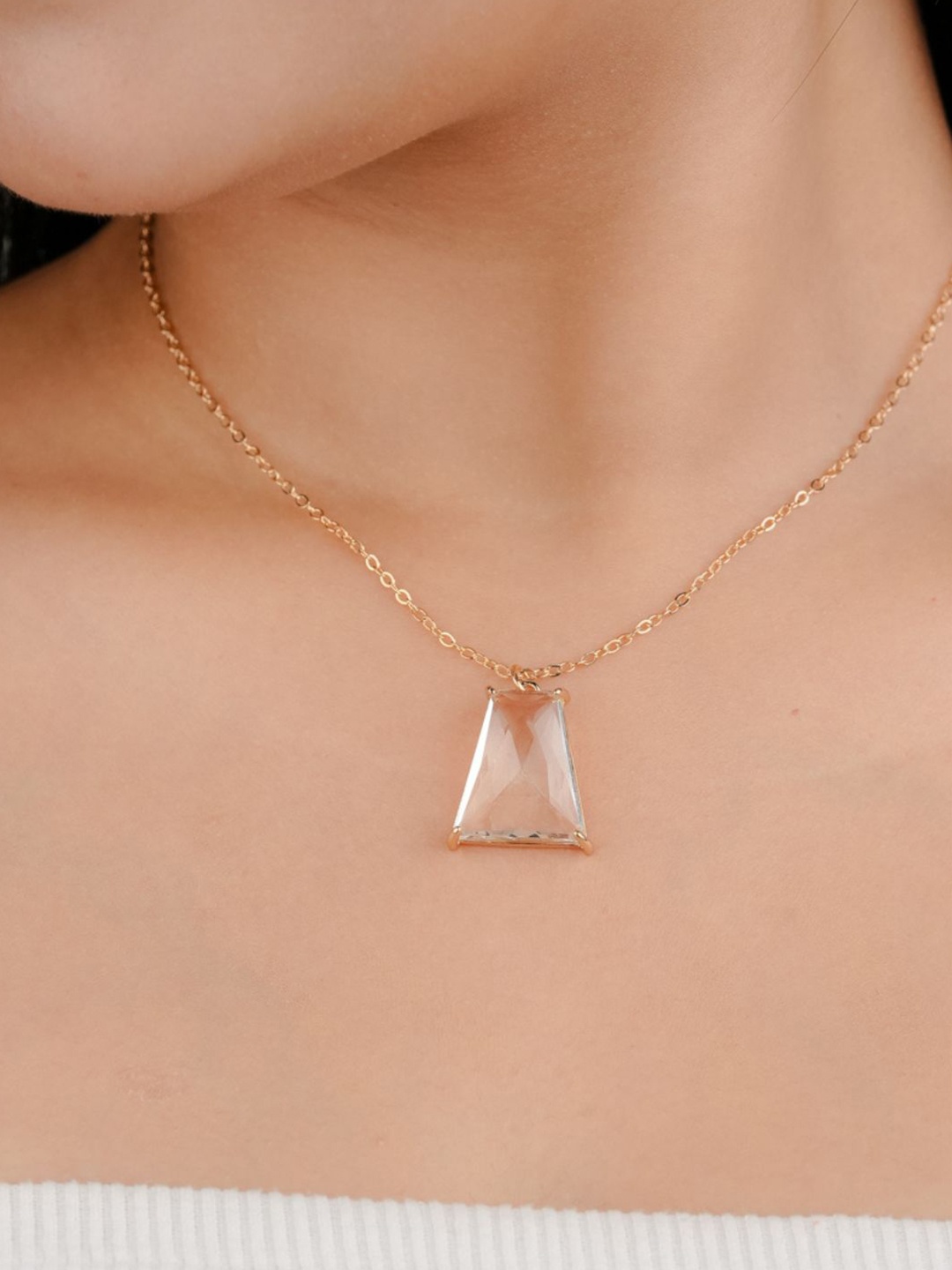 

Zeraki Jewels Gold-Plated Geometric Pendant With Chain