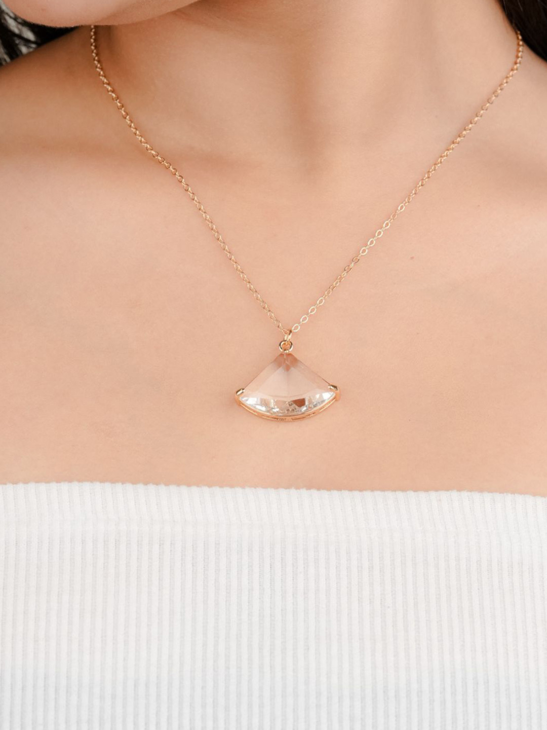 

Zeraki Jewels Gold-Plated Square Pendants With Chains