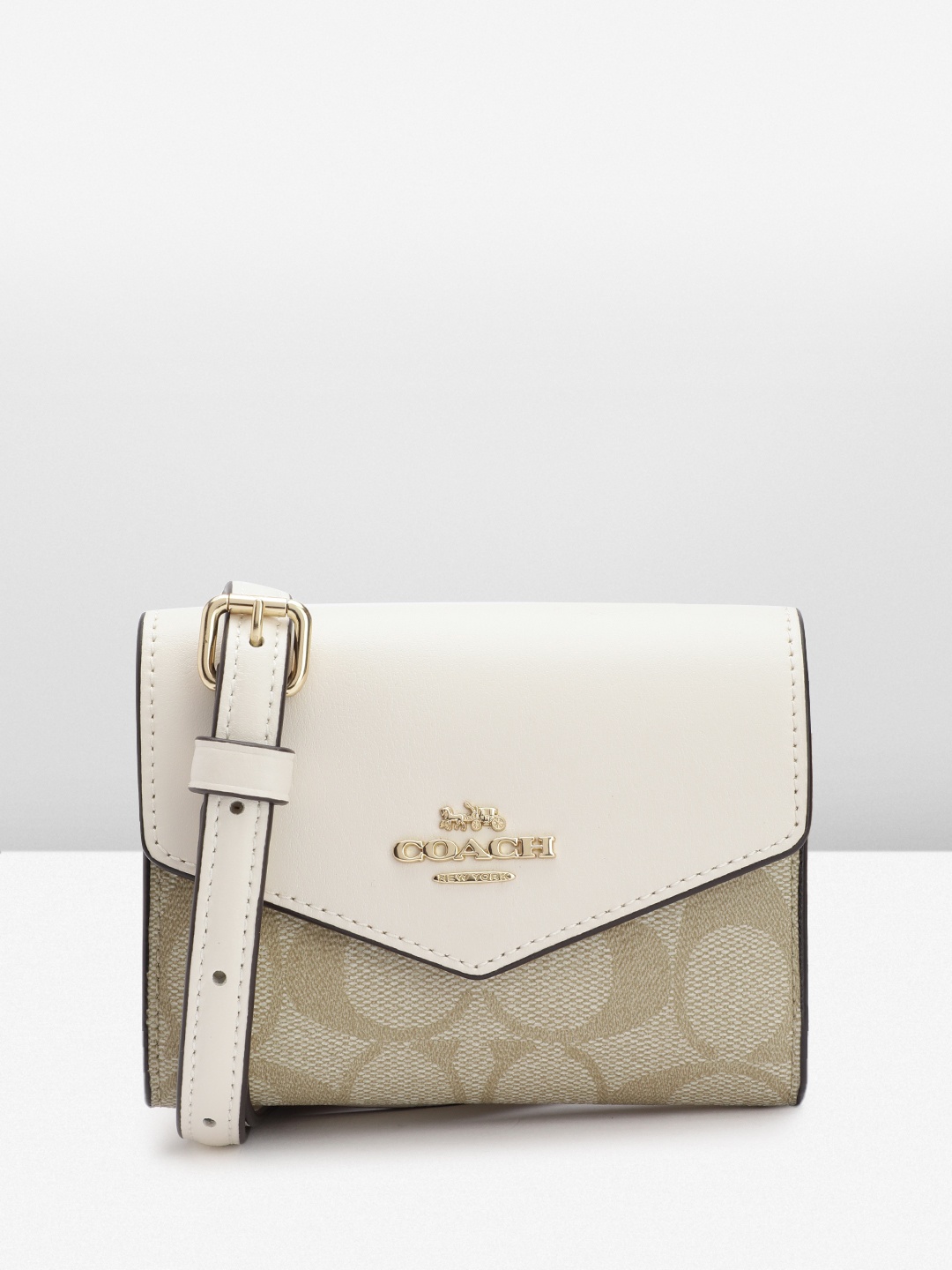 

Coach Women Brand Logo Printed Envelope Wallet, Off white