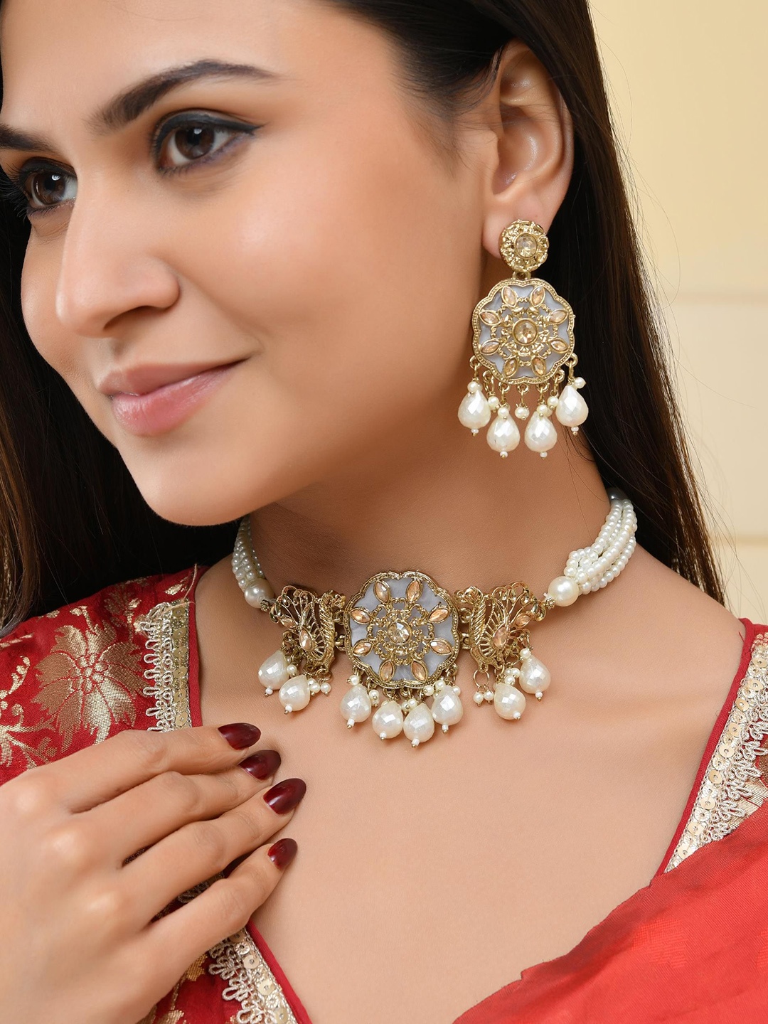 

VOJ Gold Plated Kundan Studded & Beaded Jewellery Set