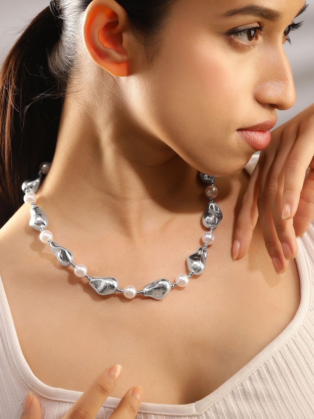 

Rubans Rhodium-Plated Handcrafted Sculptural Necklace, Silver