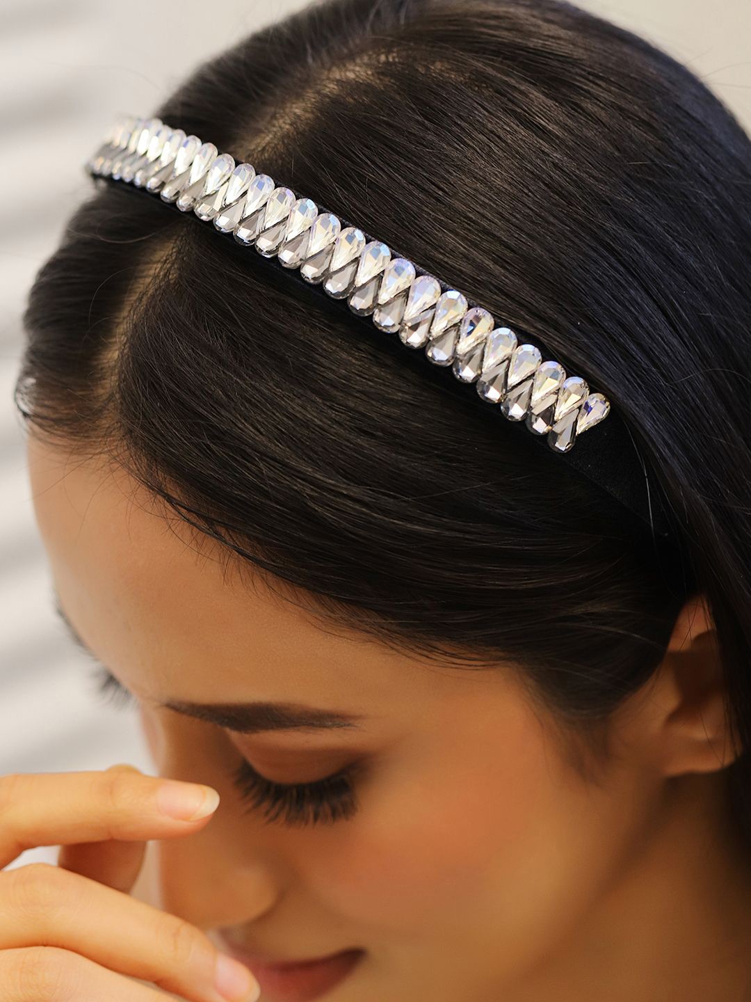 

Rubans Women Cubic Zirconia Embellished Hairband, Black
